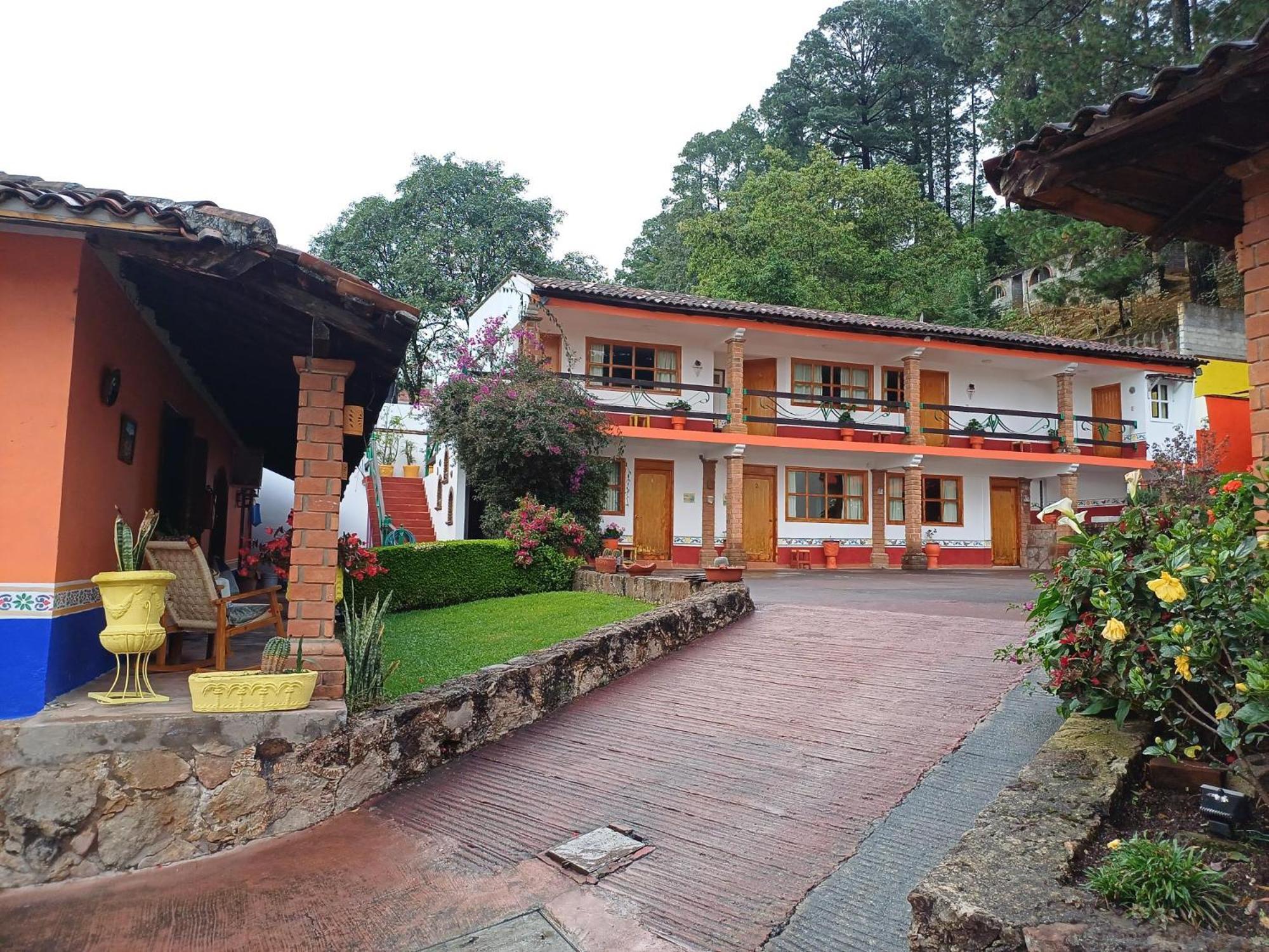 Plaza Don Gabino Hotel Y Restaurante Mineral de Angangueo 외부 사진